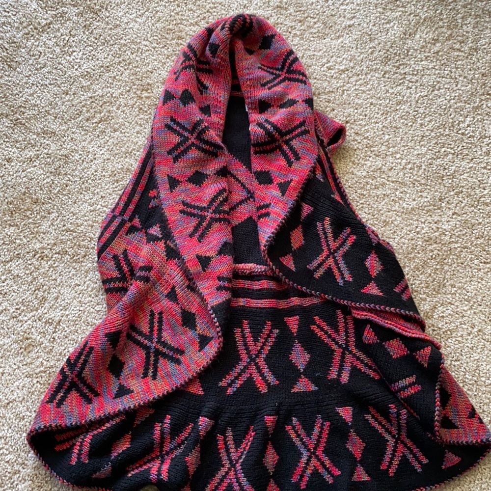 JohnPaulRichard vest cardigan Aztec pattern
